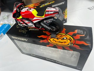 Minichamps Ducati desmosedici Valentino Rossi 1/12