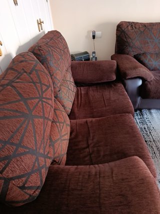 2 Sofás marrón con estampado geométrico