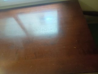 Scrivania in legno marrone