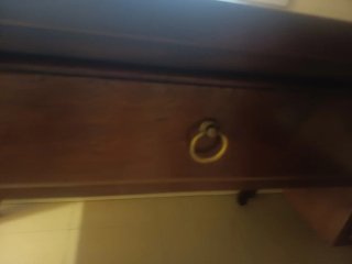 Scrivania in legno marrone