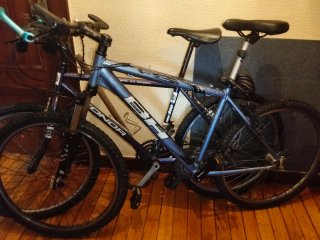 Bicicleta BH azul y negra  Precio negociable