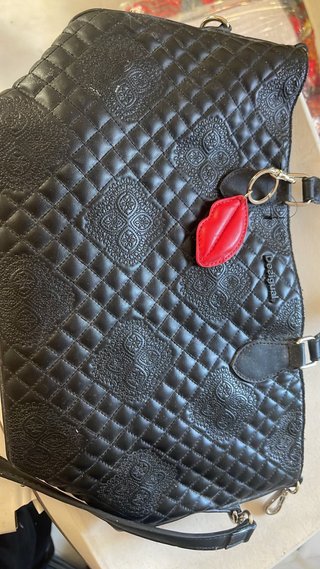 Bolso Desigual Negro con Llavero Rojo