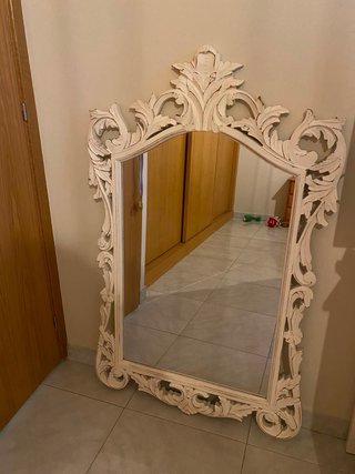 Espejo decorativo beige y blanco