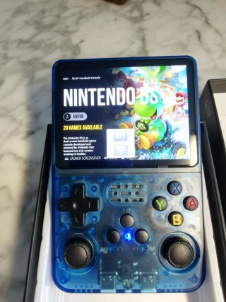 Console di videogiochi blu