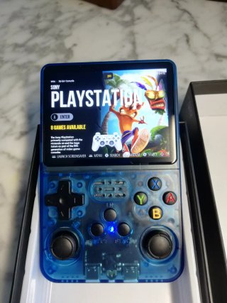 Console di videogiochi blu