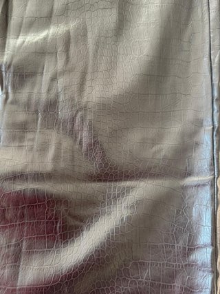 Falda midi Zara polipiel efecto cocodrilo negra T.