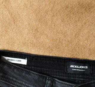 Pantalones pitillo Jack&Jones negros rotos