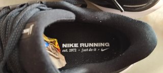 Zapatillas Running Nike Negras y Blancas