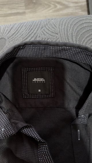 Camisa de hombre estampada azul Y negra