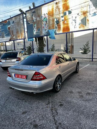 Coche plateado