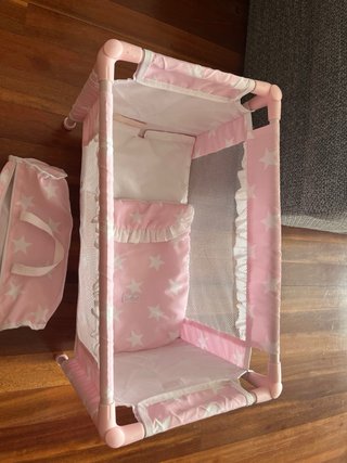 Carrito de muñeca con cuna y armario