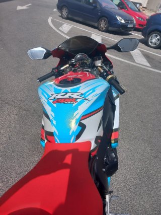 Honda CBR 1000RR Sportbike