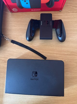 Nintendo Switch OLED + Giochi Pokémon