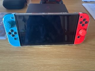 Nintendo Switch OLED + Giochi Pokémon