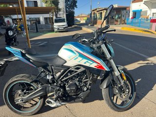 Voge 125R Naked Azul/Blanca