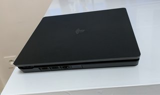 PS4 (PlayStation 4) Negra Slim