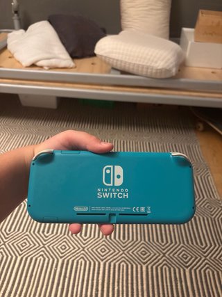Nintendo Switch Lite con funda Animal Crossing