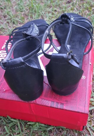 Sandalias RIVA Negras con Plataforma y Brillantes