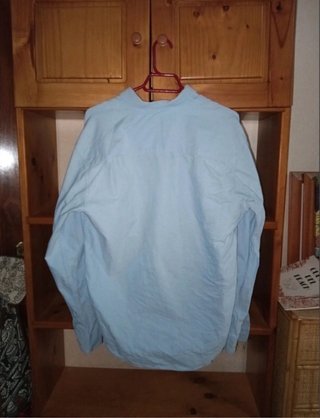 Camisa azul de manga larga para hombre
