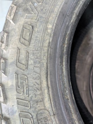 Ruedas 225/75/16 Cooper Discoverer STT Pro Armor