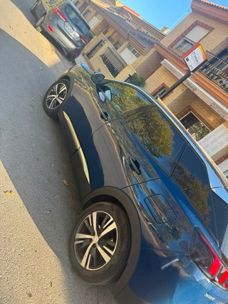 Peugeot 3008 Hybrid 225 CV 2020 – Excelente estado