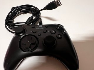 Mando Nintendo Switch Negro con Cable