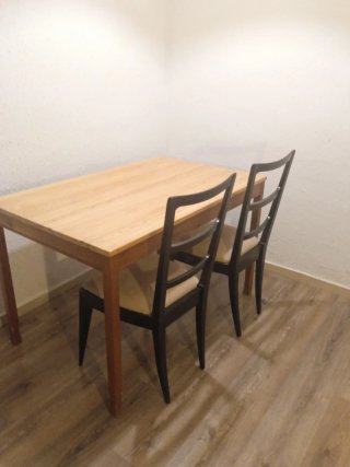 Set di 4 sedie di design artigianali in legno