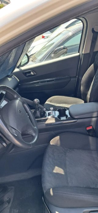 Peugeot 3008 2011