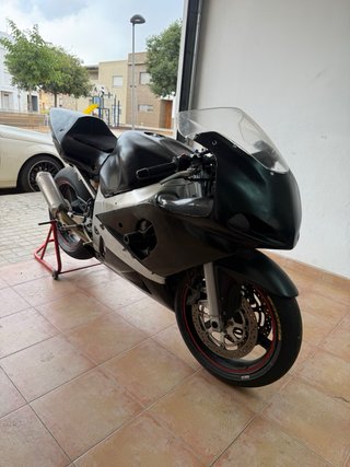 Suzuki GSXR 600 Sportbike Negra/Plata