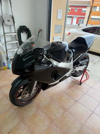 Suzuki GSXR 600 Sportbike Negra/Plata