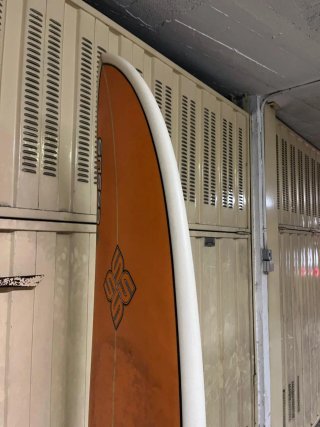 Tabla de surf Essus evolutiva naranja.Zarautz