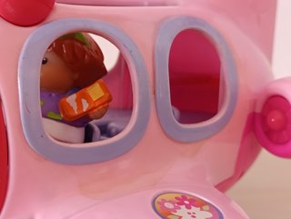 Avión Fisher-Price Little People Rosa