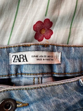 Pantalón corto vaquero Zara