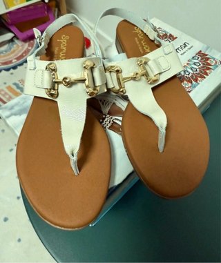 Sandalias Sparwoman blancas y doradas