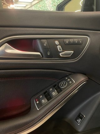 Mercedes CLA  AMG 2016 381CV CON BAGUETS Y TECHO