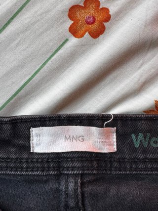 Pantalón negro Mango