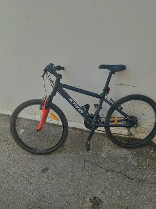 Bicicleta B-TWIN Rockrider 700 Infantil