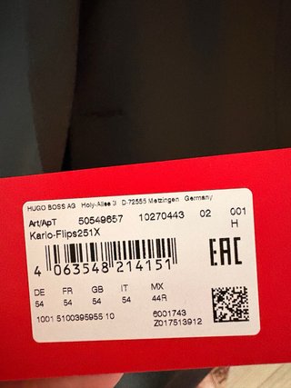 Traje Hugo Boss Negro/Rojo Nuevo de segunda mano por 250 EUR en