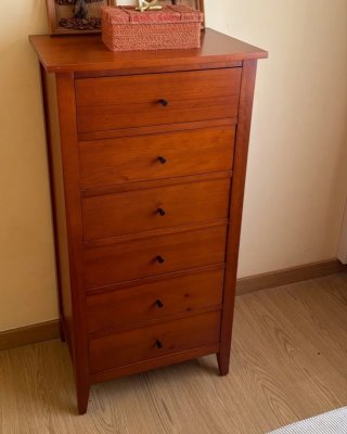Cómoda de madera maciza