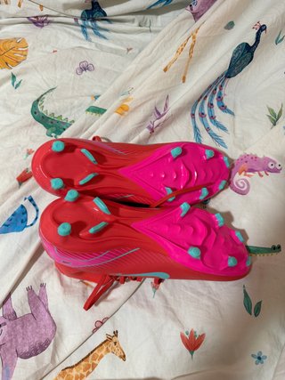 Zapatos de Fútbol Nike Rojos y Turquesa