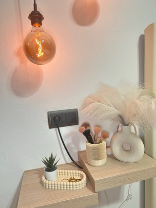 Bote decorativo moderno beige