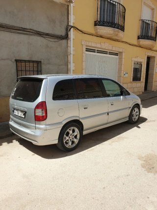 Opel Zafira 2004