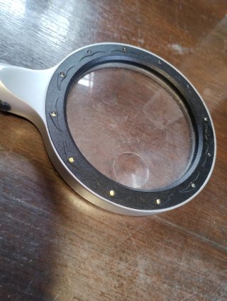 Lente di ingrandimento con luci LED