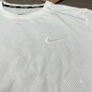 Conjunto Nike Running Camiseta y Pantalón Corto