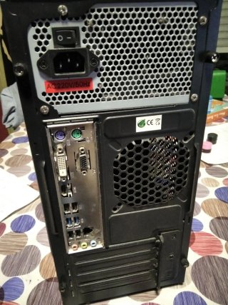 Torre PC Hiditec Negra