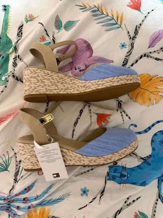Sandalias Tommy Hilfiger Beige y Azul