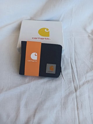 Cartera Carhartt Negra y Naranja