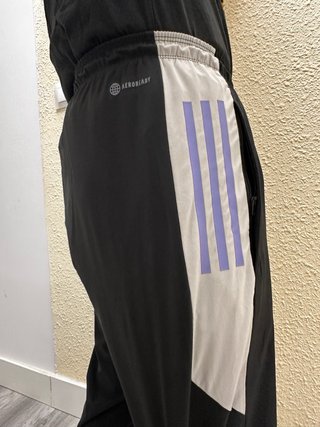 Pantalón de chándal Adidas negro