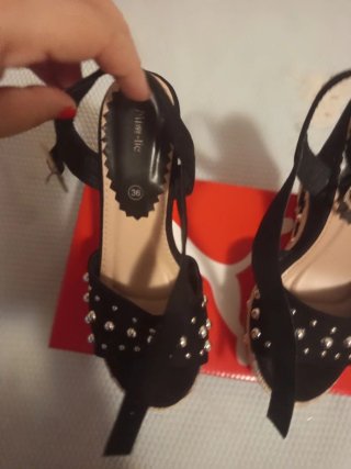 Sandalias cuña tacón negras y plateadas