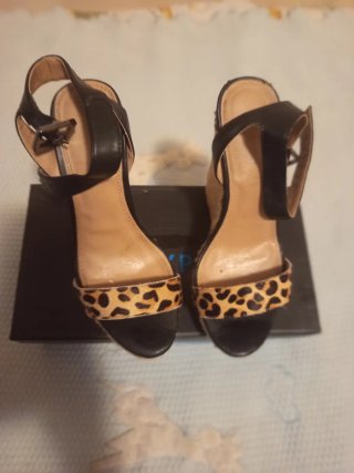 Sandalias cuña tacón negras y plateadas